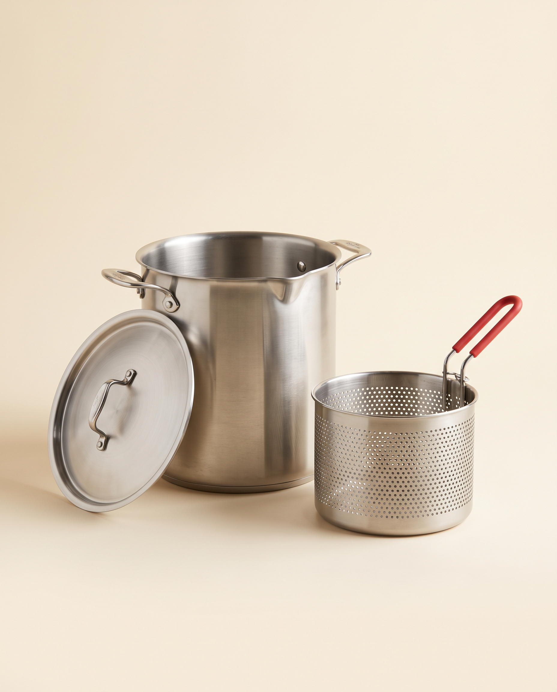 CrispNest Mini Fry Pot with lid and basket